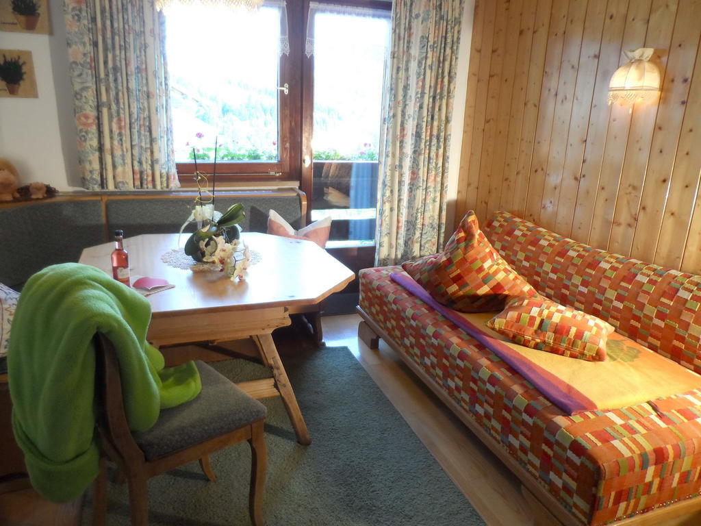 Haus Brunneck Lägenhet Warth  Rum bild